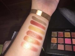 Paleta de sombras Huda Beauty - Baby Black Shop