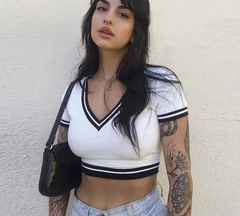 Cropped Alissa on internet