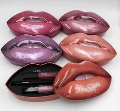Huda beauty contour & Strobe Lip Set