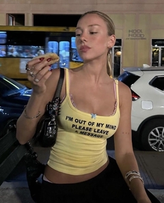 Blusa out my mind na internet