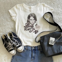 Baby tee Lana del Rey tie - comprar online