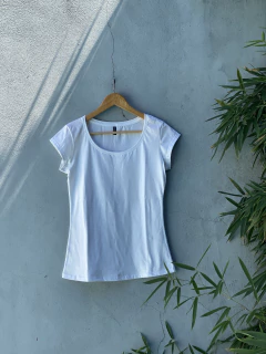 Remera Nativa Entallada