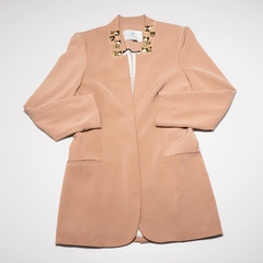 BLAZER BEIGE TACHAS DORADAS UMA