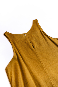 VESTIDO MOSTAZA LINO THEORY en internet