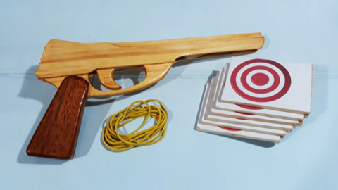 Atiradeira para elástico automática