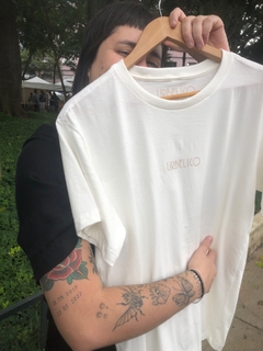 Camiseta Urbelico OFFWHITE - comprar online