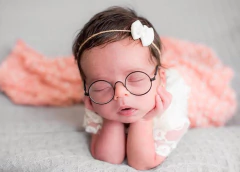 Óculos para Fotografia Newborn Clássico - Tamanho Real 8cm (Várias Cores)