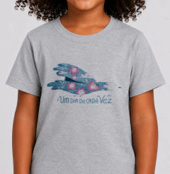 Camiseta Infantil - Pássaro Um dia de Cada Vez