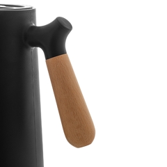 GARRAFA TÉRMICA NÓDICA PRETA COM CABO MADEIRA 1L - comprar online