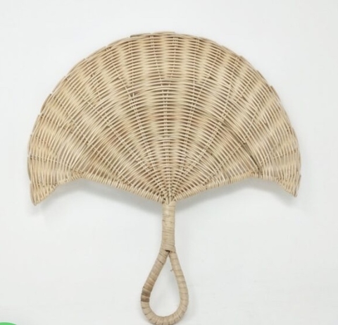 Abanico Rattan Con Manija.