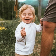 REMERA TRANSPIRABLE CON BOLSILLO GRANDE Y PROTECCIÓN FILTRO UPF 50+ IPLAY - Babybam
