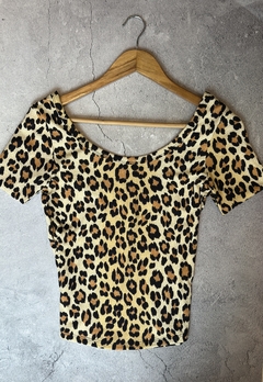 REMERA LEO