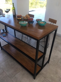 Barra hierro y madera con 2 estantes, 140 x 60 cm + 2 TABURETES CON RESPALDO en internet