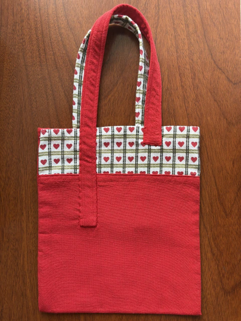 [MNOEMÍ BOLSA] SIMPÁTICA ROJA CORAZONES (VUELTA MANZANA)