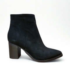 Bota negra de gamuza con taco grueso y diseño elegante modelo Torrefatto Choco Negro