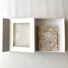 Set Caja Chica: Cuaderno Flora + Ball Pen Flora + Caja en internet