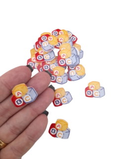 Aplique Acrílico Escolar Cubo ABC - comprar online