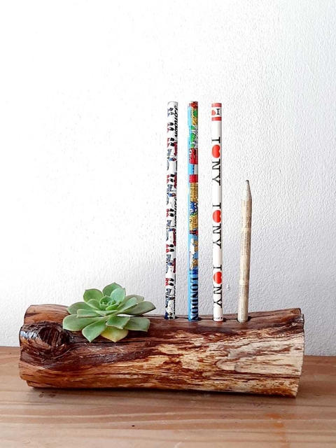 Lapicero de madera recuperada