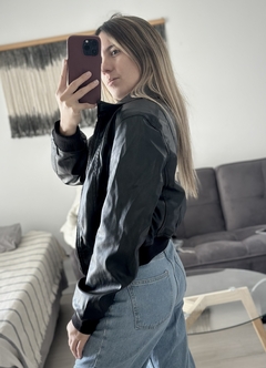 Campera Black/ Bershka - comprar online