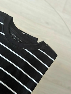Remera Ray/ Black - comprar online