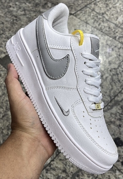 Nike Dunk Branco e cinza