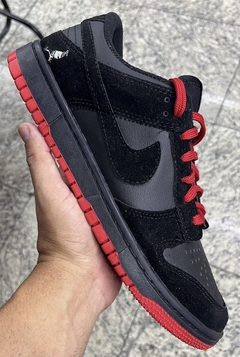 Nike Dunk-Preto e vermelho