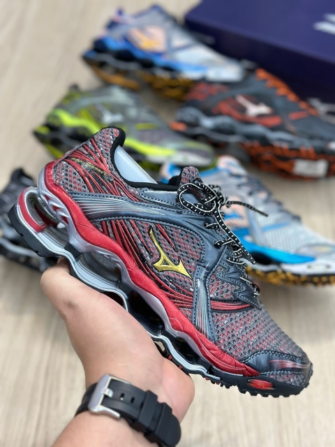 Mizuno Pro 1 cinza e vermelho