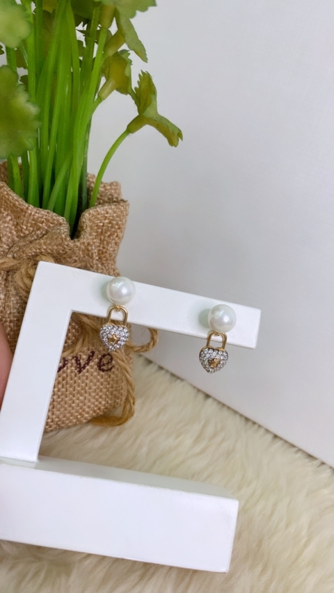 Brinco Pingente e Pérola