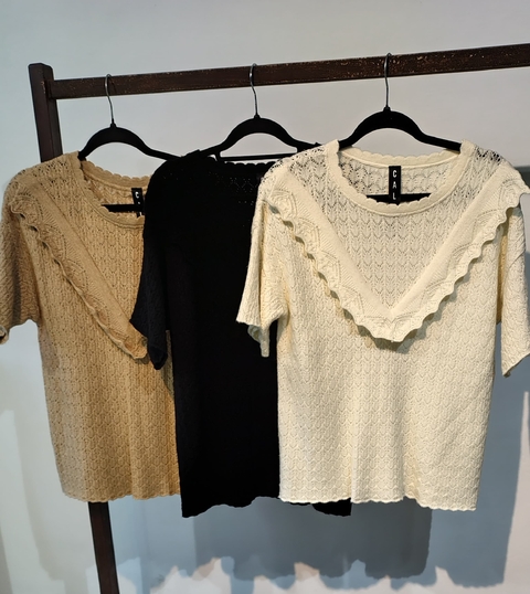 Remera bordada Celine - comprar online