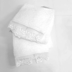 Toallas de mano con puntilla blanca