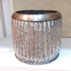 Maceta de zinc grande