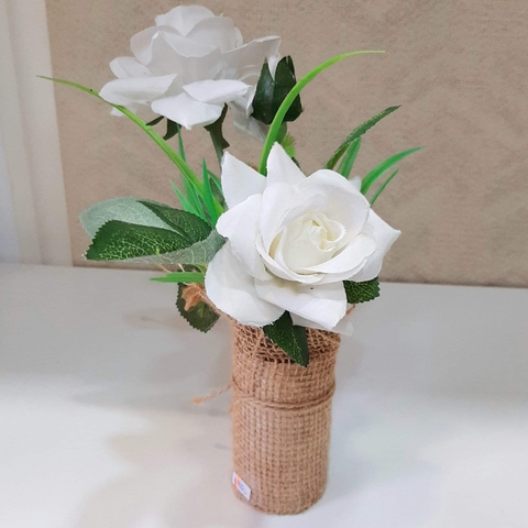 Flor con base de yute