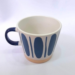 Tazas conicas con diseño en azul. en internet