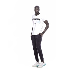 CAMISETA STRENGTHEN na internet