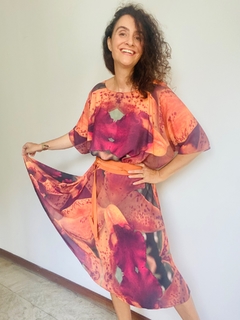 Image of Vestido Morcego Saia Evasê Crepe Orquídea Laranja