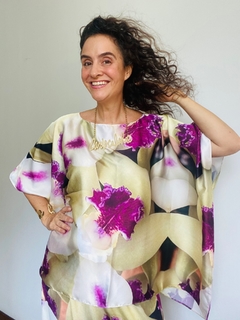 Camiseta Maxi Morcego Cetim Orquídea Branco on internet