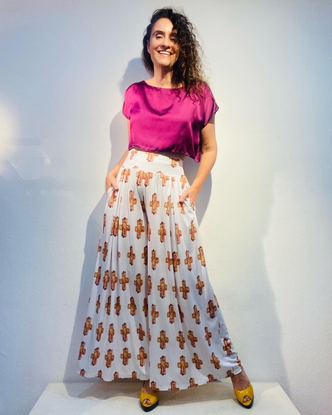 Camiseta Cropped Cetim Uva