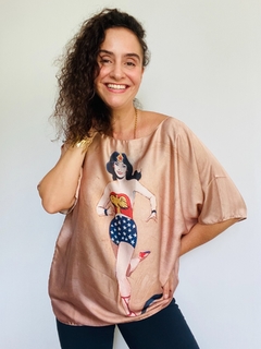 Camiseta Morcego Cetim Mulher Maravilha Nude - buy online