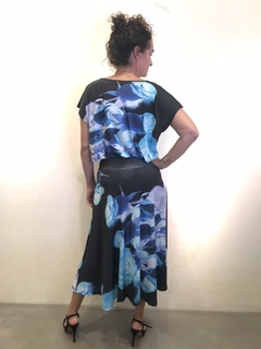 Saia MÍDI Evasê Jersey Rosa Azul - comprar online