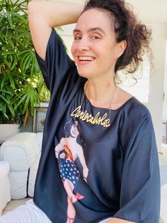 Camiseta Morcego Cetim Mulher Maravilha Preto - ALESSA
