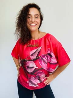 Camiseta Morcego Cetim Antúrio Vermelho