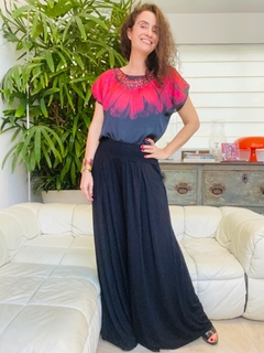 Image of Camiseta Kaftan Cetim Gérbera Preta