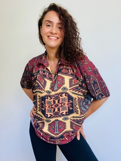 Camiseta Morcego Social Crepe Tapete - comprar online