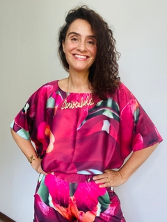 Camiseta Morcego Cetim Orquídea Vermelha - ALESSA