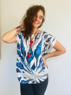 Camiseta Kaftan Cetim Concha Azul - ALESSA