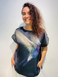 Camiseta Kaftan Cetim Beija Flor na internet