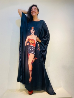 Vestido Maxi Longo Cetim Mulher Maravilha Preto - ALESSA