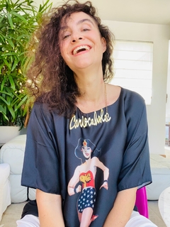 Camiseta Morcego Cetim Mulher Maravilha Preto - loja online