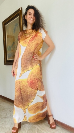 Vestido Kaftan Longo Cetim Folhas Douradas na internet