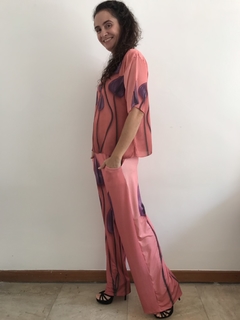 Camiseta Básica Cetim Antúrio Rosa - comprar online